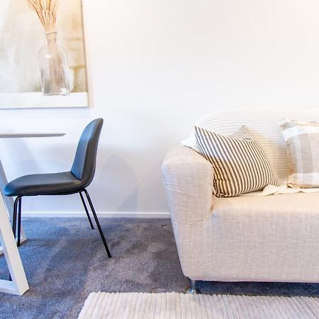 Stylish 2-Bedroom Haven Next To Hagley Park Christchurch Exteriör bild